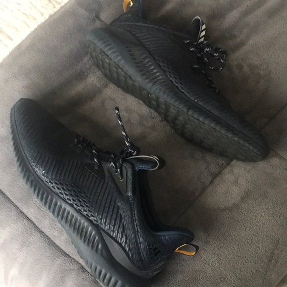 Men’s “alphabounce” shoe size 10.5 - Picture 2 of 2